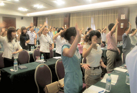 精英們培訓(xùn)熱身操-萬商短信公司